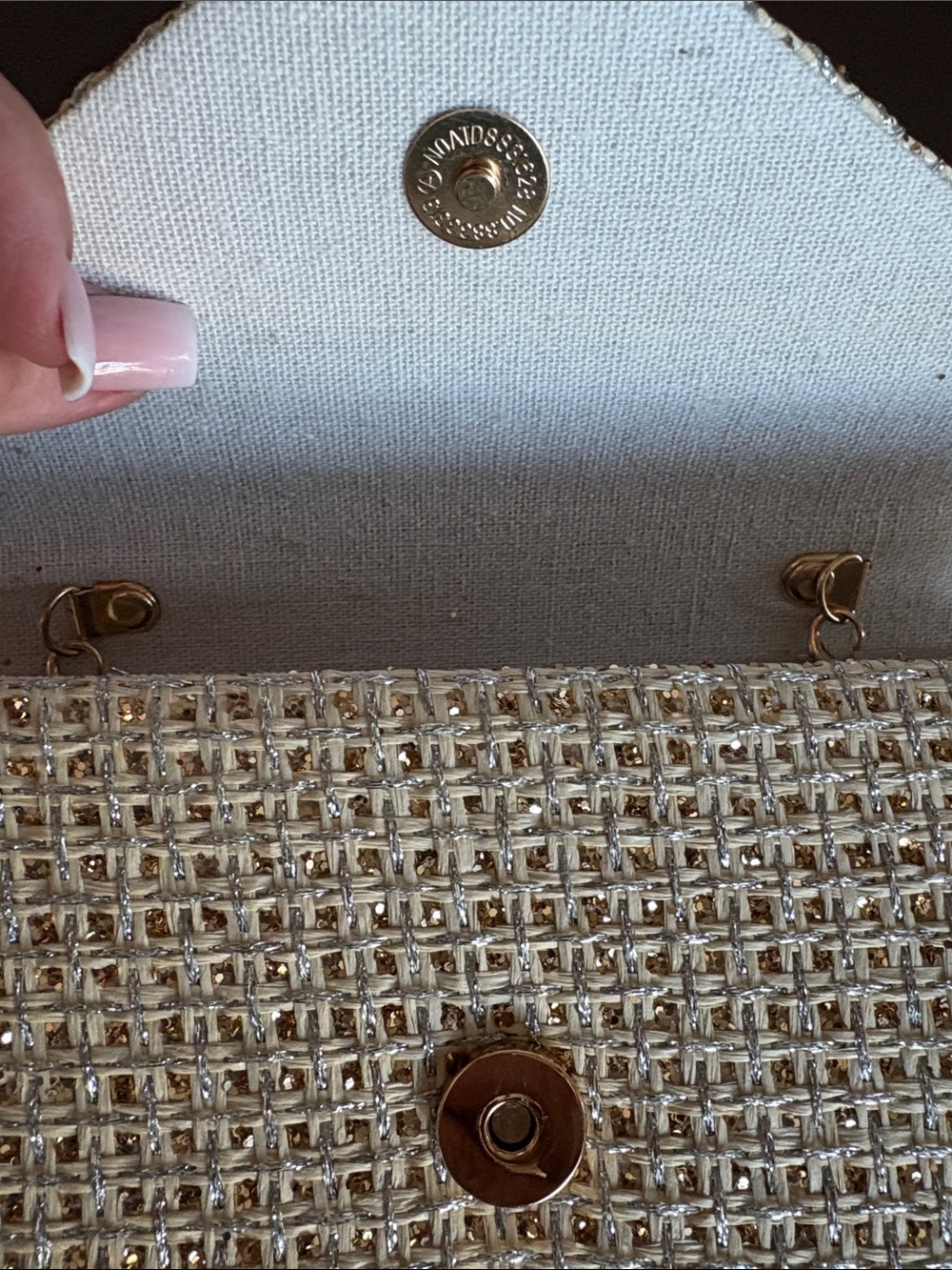 NWT Tommy Bahama Gold& Silver Woven design with Shell Accent Handbag - Picture 6 of 7
